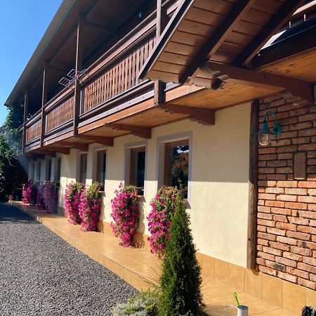 ホテル Privat Milan Hrabušice エクステリア 写真