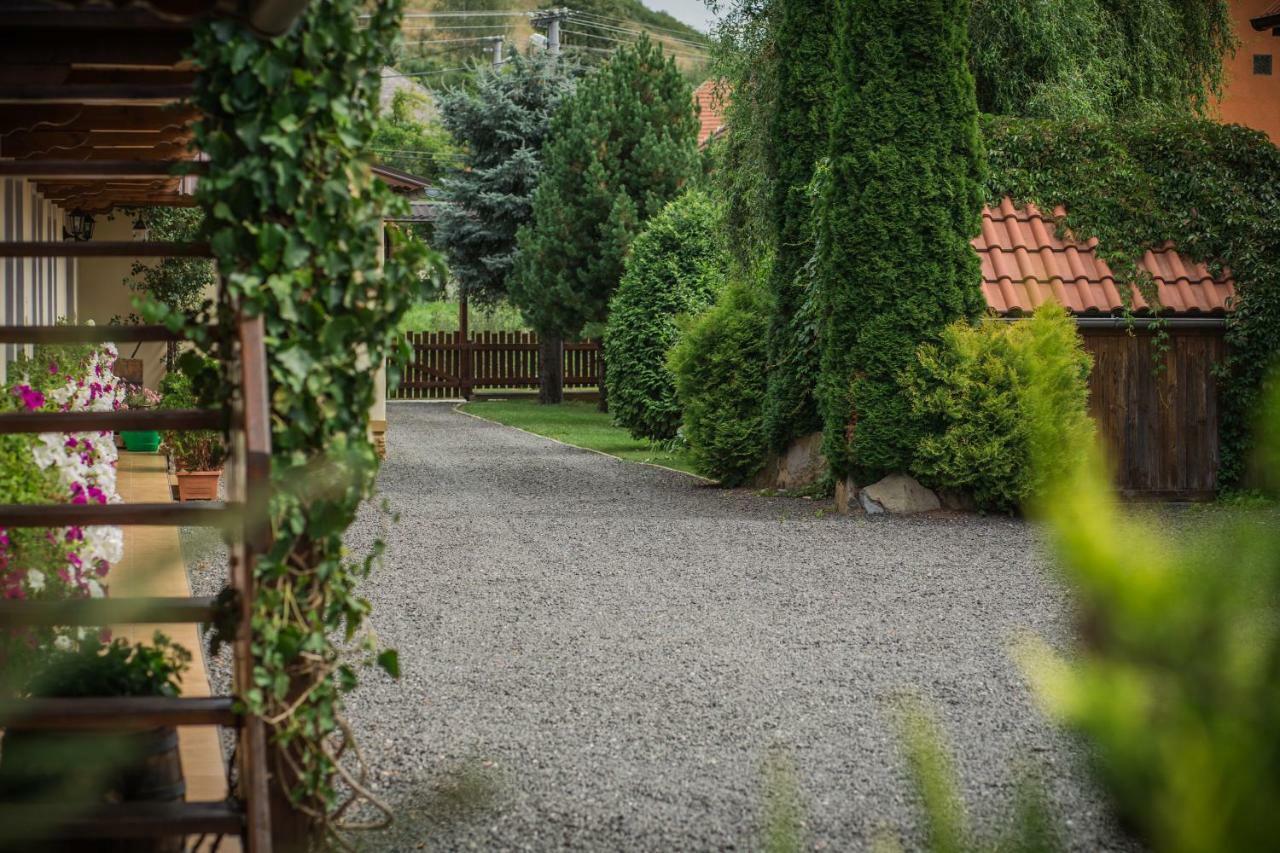 ホテル Privat Milan Hrabušice エクステリア 写真
